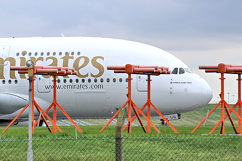 An Emirates 787 plane prepares to take off from Birmingham, UK